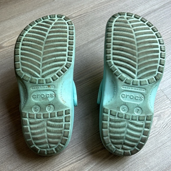 Blue Crocs - Picture 4 of 4